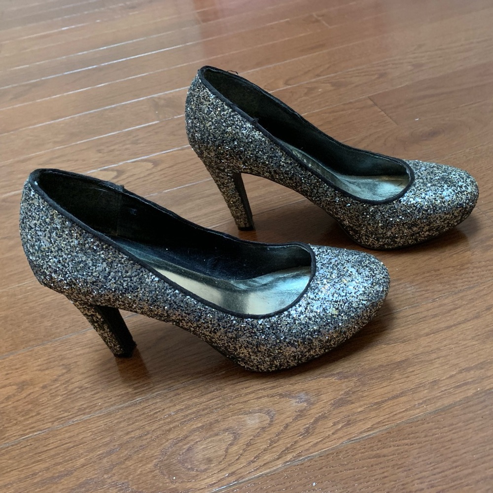 Silver and black sparkle pumps size 7